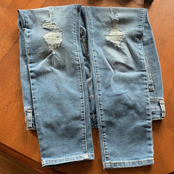 Style & Co skinny high rise distressed jeans. - Picture 3 of 6